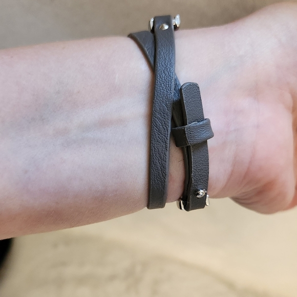 NWOT Lia Sophia Grey wrap bracelet - Picture 7 of 8